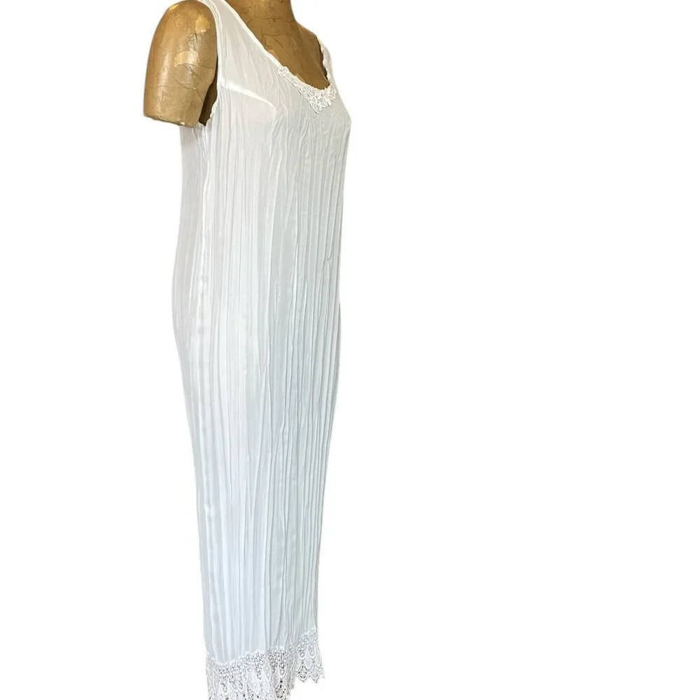 VTG Classique by Shawn Ivory Sheer Crinkle Pleated Crochet Hem Maxi Dress 276L - Picture 3 of 8